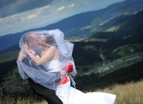 wysoko w górach śliczny widok i oni fotograf też był wysoko w górach śliczny widok i oni fotograf też był