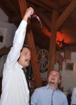 fotograf-filmowiec-zawsze na miejscu jest złapał krawat mamy zdjęcie