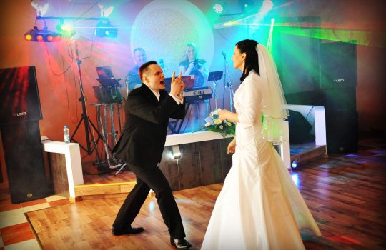 nasza fotografia i filmowanie jest niebanalne dobry sprzęt i wielkie doświadczenie zakład istnieje od 1954 roku firma rodzinna dynamiczny pierwszy taniec pary